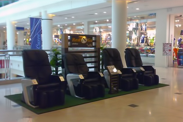 Giới đầu tư ồ ạt kinh doanh ghế massage nhét tiền ở các trung tâm thương mại